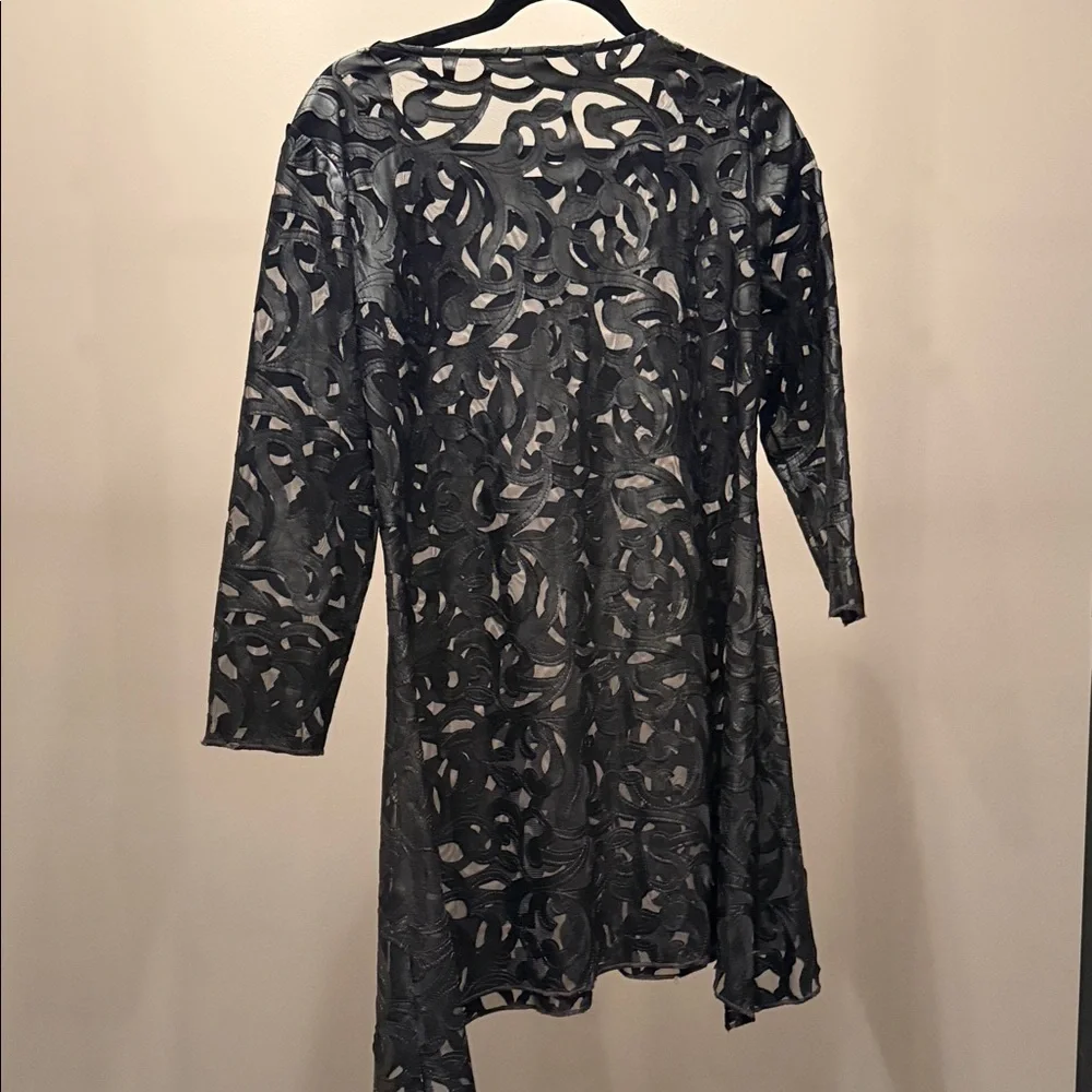 Black Sheer Cutout Tunic Top - Picture 2 of 2